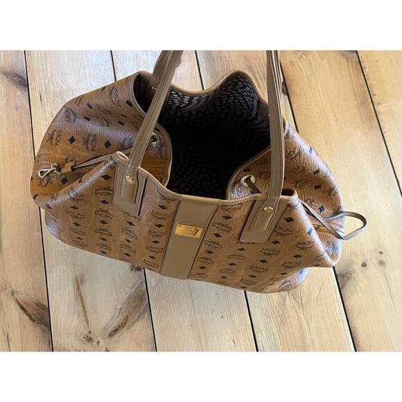 MCM Large Reversible Liz Shopping Tote Bag. Cognac Brown. Logo. Leather - Picture 8 of 11